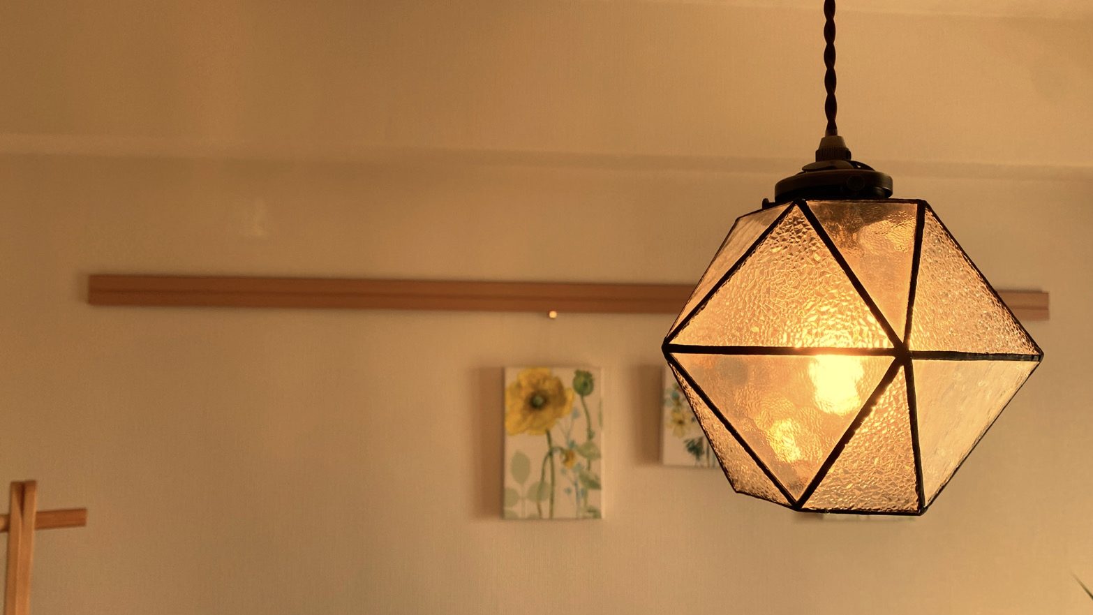 メインビジュアル　オレンジの灯りのランタン